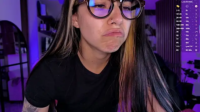 Snapshot of Saraa_Desiree chatting on 03/30/26, 09:27 Saraa Desiree online show from 03/30/26, 09:27