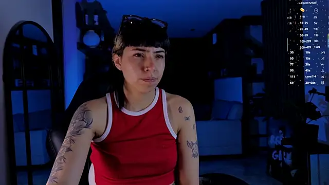 Snapshot of Saraa_Desiree chatting on 04/11/26, 02:49 Saraa Desiree online show from 04/11/26, 02:49