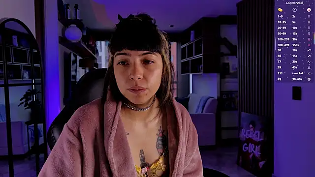 Snapshot of Saraa_Desiree chatting on 04/13/26, 03:28 Saraa Desiree online show from 04/13/26, 03:28