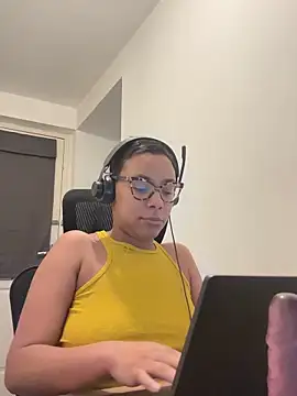 Melia Rayne online show from 12/16/25, 10:53