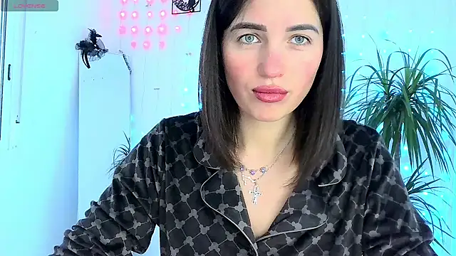 neferutt online show from 11/20/25, 10:59