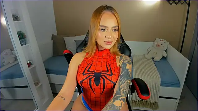 Snapshot of ValentinaMilann chatting on 10/05/25, 12:31 ValentinaMilann online show from 10/05/25, 12:31