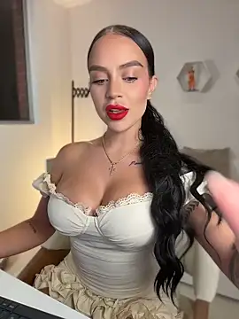 Snapshot of ValentinaMilann chatting on 05/22/26, 12:51 ValentinaMilann online show from 05/22/26, 12:51