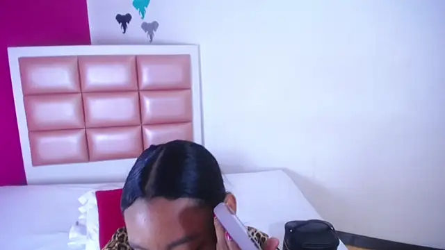 tiny sarah1 online show from 10/29/25, 03:36