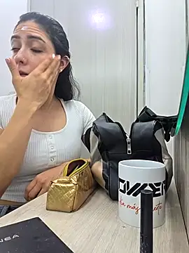 isabella winkler online show from 03/17/26, 11:24