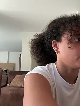 Snapshot of KittyTwerk_2 chatting on 03/17/25, 05:38 KittyTwerk 2 online show from 03/17/25, 05:38