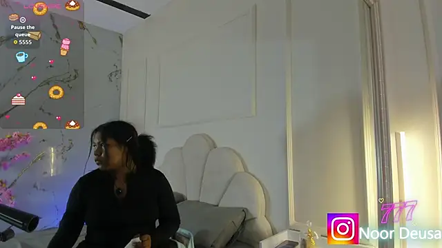 Snapshot of Candaceoweens chatting on 04/06/26, 03:37 Candaceoweens online show from 04/06/26, 03:37