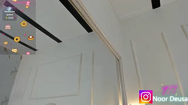 Snapshot of Candaceoweens chatting on 04/11/26, 03:44 Candaceoweens online show from 04/11/26, 03:44