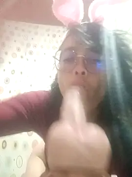 Snapshot of sarayulith chatting on 10/05/25, 01:37 sarayulith online show from 10/05/25, 01:37