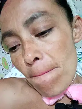 Snapshot of sarayulith chatting on 11/14/25, 05:11 sarayulith online show from 11/14/25, 05:11