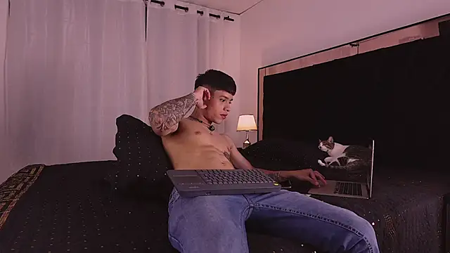 ErosKhaos online show from 10/08/25, 12:08