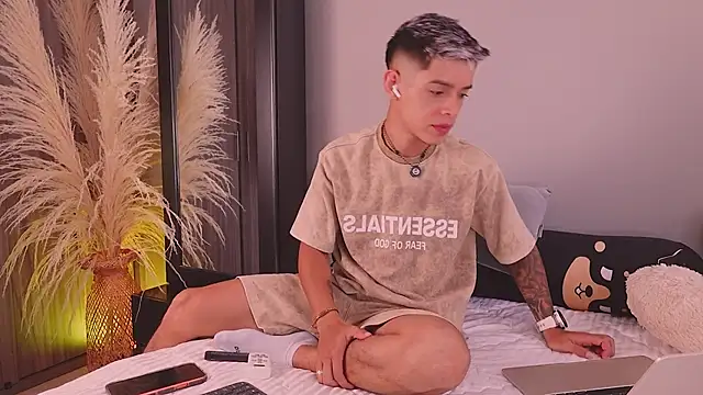 ErosKhaos online show from 03/21/26, 10:24