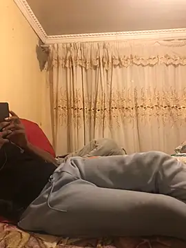 Snapshot of bigdaddiete chatting on 04/29/26, 05:30 bigdaddiete online show from 04/29/26, 05:30