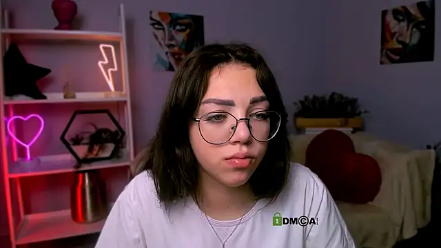 Snapshot of kiki_swan chatting on 03/10/25, 06:59 kiki swan online show from 03/10/25, 06:59