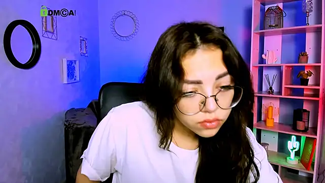 Snapshot of kiki_swan chatting on 03/14/25, 06:53 kiki swan online show from 03/14/25, 06:53