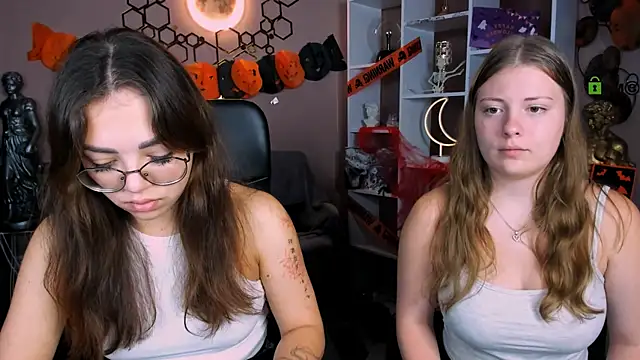 Snapshot of kiki_swan chatting on 10/23/25, 06:13 kiki swan online show from 10/23/25, 06:13