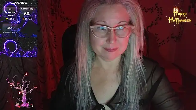 Wane Witch online show from 10/31/25, 08:43