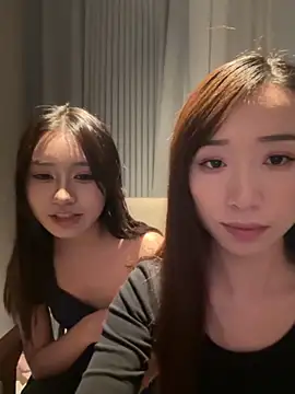 Snapshot of TOP_yoyo chatting on 10/13/25, 01:22 TOP yoyo online show from 10/13/25, 01:22