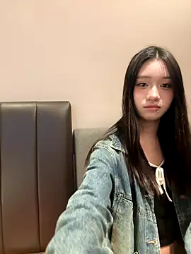 Snapshot of TOP_yoyo chatting on 10/19/25, 12:28 TOP yoyo online show from 10/19/25, 12:28