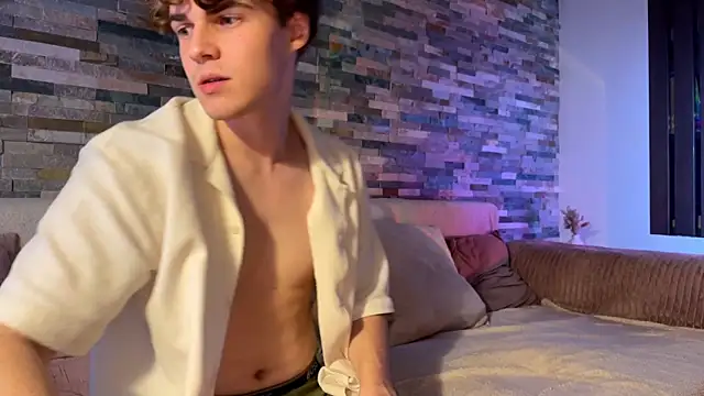 Aurora 5 online show from 11/25/25, 07:25