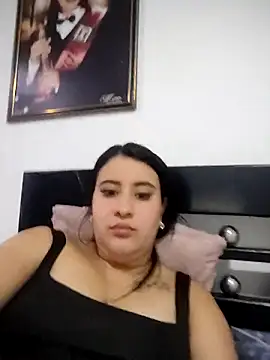 Snapshot of mialorents chatting on 11/06/25, 01:17 mialorents online show from 11/06/25, 01:17