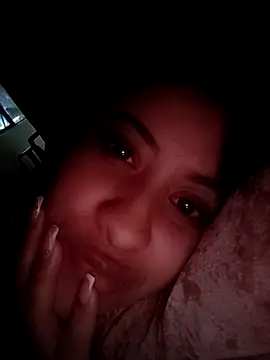 Snapshot of mialorents chatting on 11/20/25, 02:50 mialorents online show from 11/20/25, 02:50