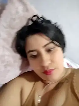 Snapshot of mialorents chatting on 11/21/25, 05:00 mialorents online show from 11/21/25, 05:00