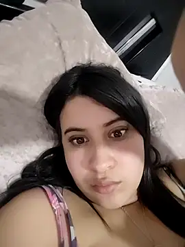 Snapshot of mialorents chatting on 11/30/25, 04:44 mialorents online show from 11/30/25, 04:44