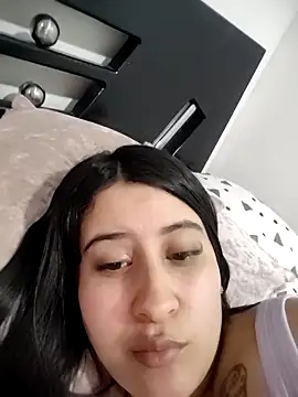 Snapshot of mialorents chatting on 12/02/25, 12:27 mialorents online show from 12/02/25, 12:27