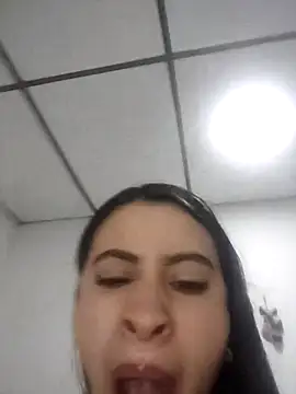 Snapshot of mialorents chatting on 12/13/25, 08:47 mialorents online show from 12/13/25, 08:47