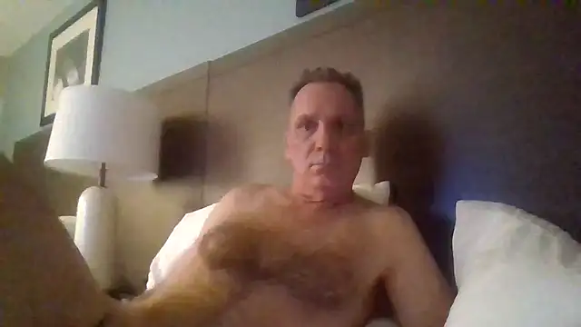 Snapshot of HunkofRock chatting on 09/25/25, 08:40 HunkofRock online show from 09/25/25, 08:40