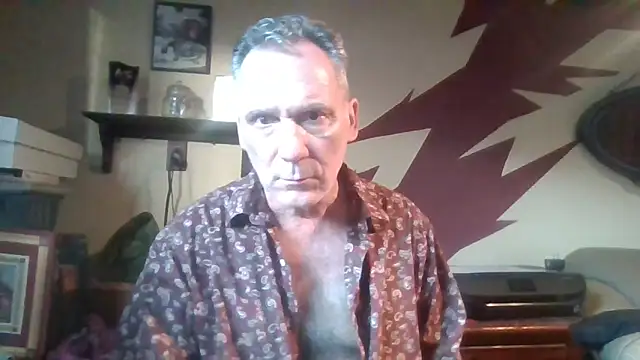 Snapshot of HunkofRock chatting on 10/03/25, 11:51 HunkofRock online show from 10/03/25, 11:51