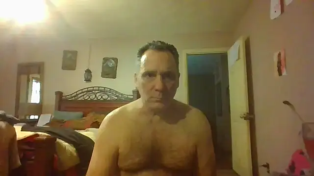 Snapshot of HunkofRock chatting on 03/31/26, 12:16 HunkofRock online show from 03/31/26, 12:16