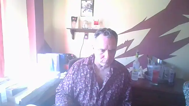 Snapshot of HunkofRock chatting on 04/10/26, 04:12 HunkofRock online show from 04/10/26, 04:12