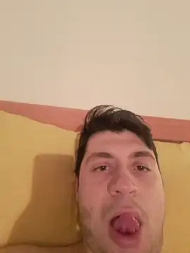 Snapshot of Maracujand80 chatting on 03/18/26, 11:19 Maracujand80 online show from 03/18/26, 11:19