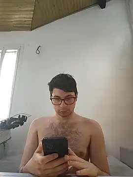 Snapshot of Maracujand80 chatting on 04/08/26, 10:04 Maracujand80 online show from 04/08/26, 10:04