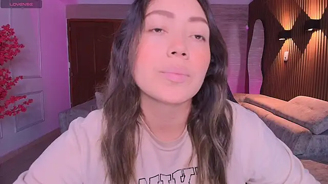 Snapshot of heidy_johns chatting on 03/25/26, 03:12 heidy johns online show from 03/25/26, 03:12