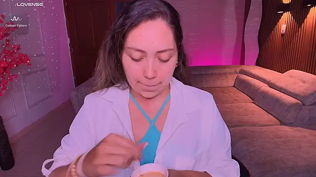 Snapshot of heidy_johns chatting on 04/11/26, 03:11 heidy johns online show from 04/11/26, 03:11