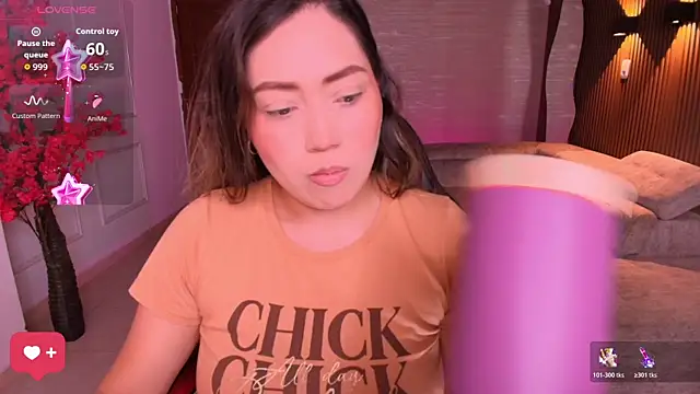 Snapshot of heidy_johns chatting on 04/12/26, 12:10 heidy johns online show from 04/12/26, 12:10