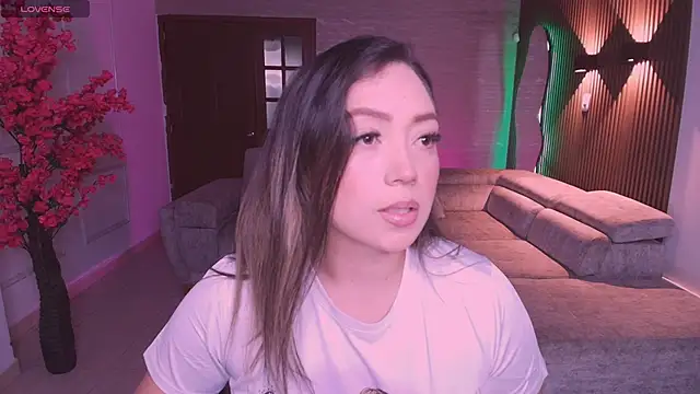 Snapshot of heidy_johns chatting on 04/15/26, 03:02 heidy johns online show from 04/15/26, 03:02