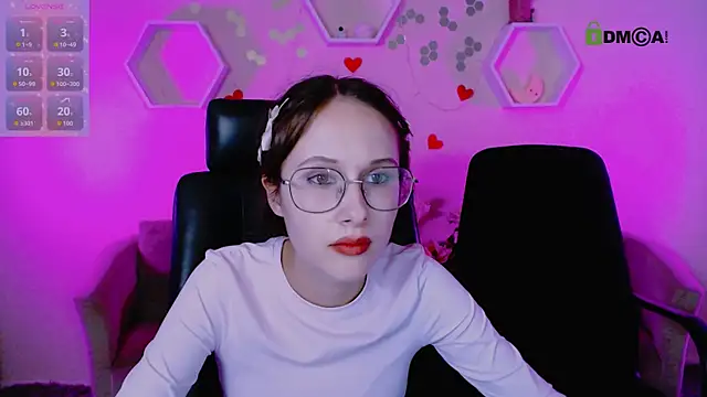 mona cloud online show from 10/11/25, 11:36