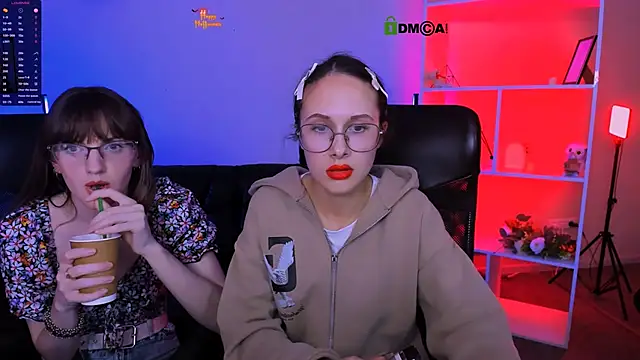 mona cloud online show from 11/05/25, 07:58