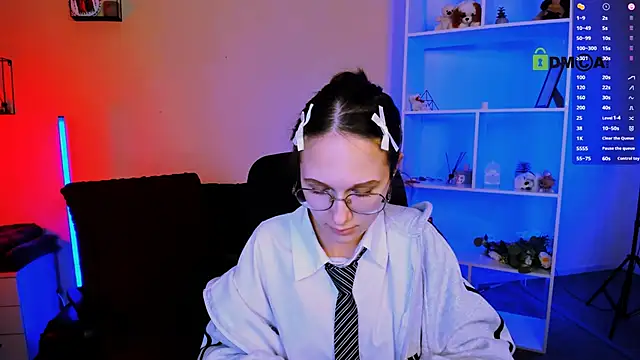 mona cloud online show from 11/16/25, 12:38