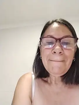 Snapshot of victoria_wayne chatting on 05/29/26, 10:35 victoria wayne online show from 05/29/26, 10:35