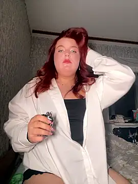 Snapshot of Dreamy_Desire chatting on 10/10/25, 05:34 Dreamy Desire online show from 10/10/25, 05:34