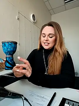 Juicy PeachLux online show from 12/17/25, 06:52