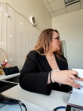 Juicy PeachLux online show from 03/26/26, 07:03