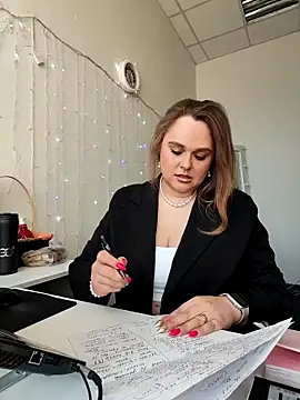 Juicy PeachLux online show from 04/01/26, 05:52