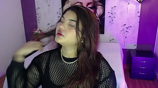 Snapshot of Scarlett__Johanson chatting on 03/08/25, 12:09 Scarlett Johanson online show from 03/08/25, 12:09