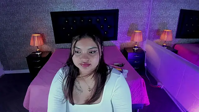 Snapshot of Scarlett__Johanson chatting on 03/12/25, 09:23 Scarlett Johanson online show from 03/12/25, 09:23